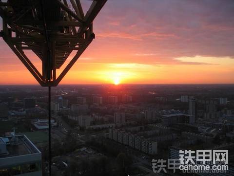 這邊風景獨好（獻給開塔吊的甲友們）