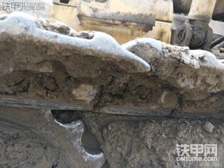 大家看看我這個(gè)小松130能值多少錢。