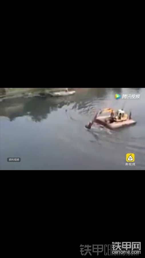 最早划船的好像是一部小松-5在海里划船 看动作都知道是划船老手