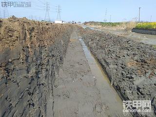 搞挖机的日子很难