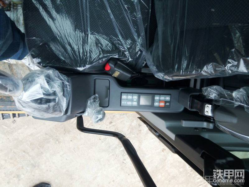 內(nèi)飾簡單