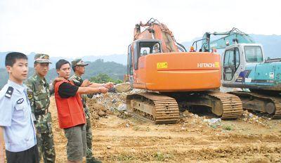 谈谈挖掘机防盗那些事.敢偷我挖机上的东西，被我捉住必打断你的腿