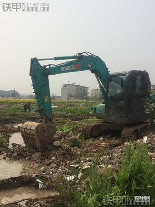 31万提二手神钢SK75-8挖掘机