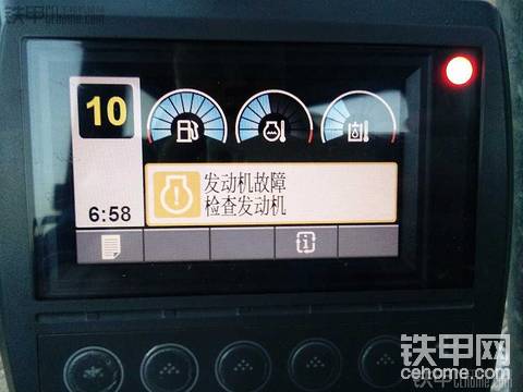 卡特320D2儀表顯示發(fā)動機(jī)故障是什么原因