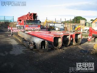 起重机吊臂内部