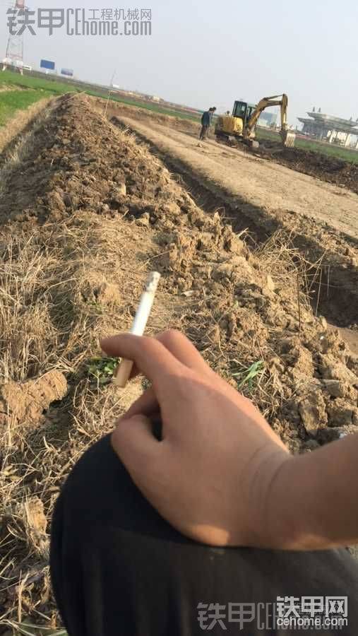 拖回來就開始做事 因為剛剛有事找上門了  因為我?guī)煾德纷訌V活路多 事情也多 