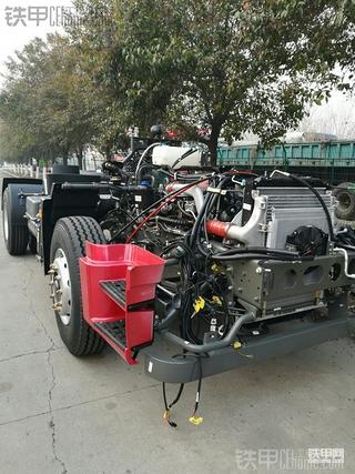 杭州大江东道路工程，急需前四后八车队