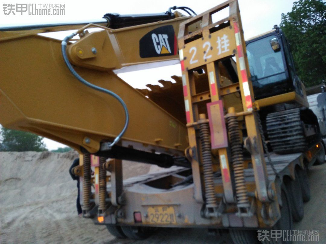 今早剛到的貨 CAT330D2L