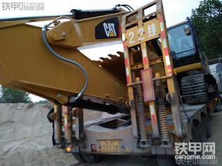 今早剛到的貨 CAT330D2L