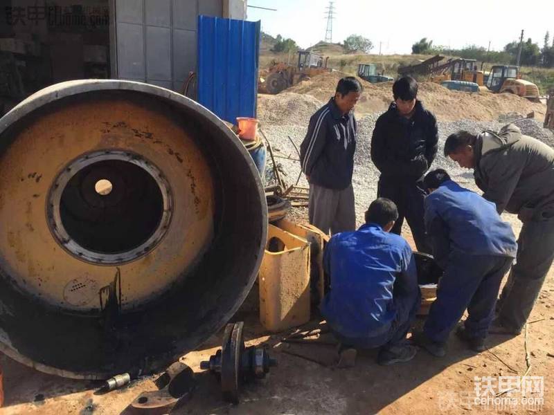 壓路機鋼輪維修