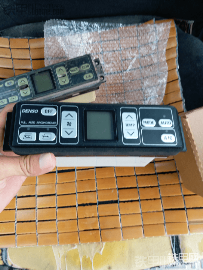 pc200-7空调控制盒950大洋