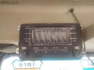 挖機(jī)加裝大眾CD機(jī)，瞬間高大上