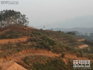 挖掘机被交警抓了 要求合格证、关税单