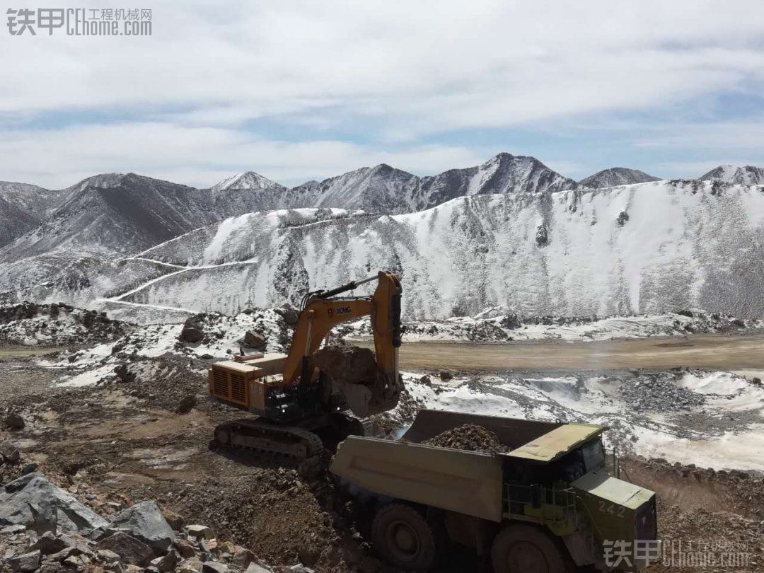 西藏高原的国产大挖
