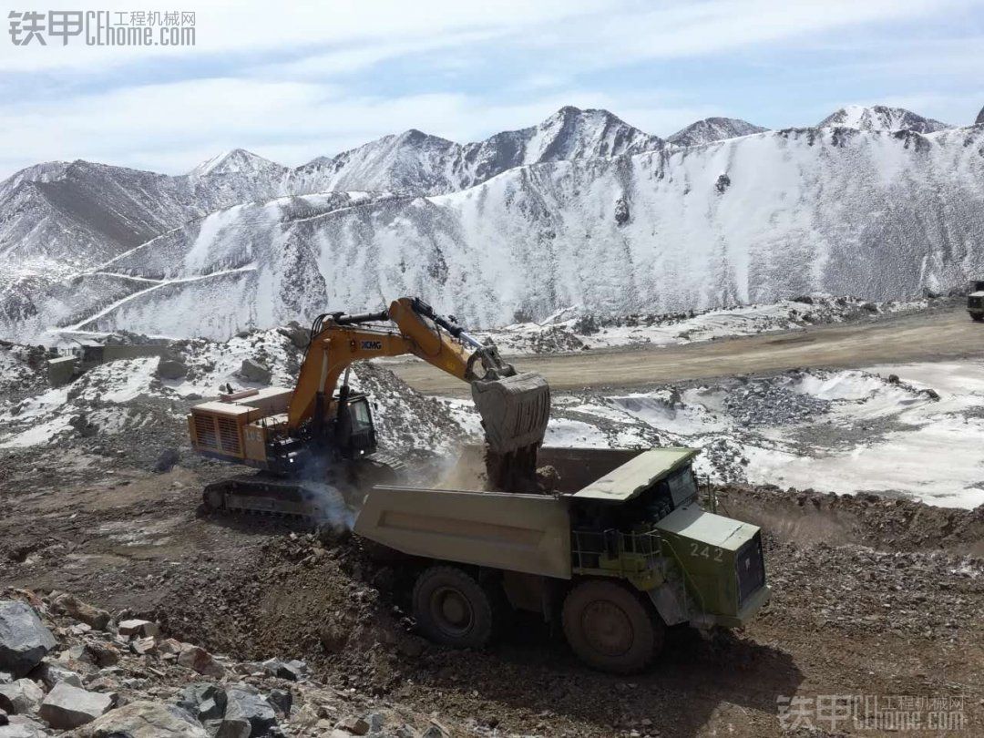 西藏高原的国产大挖