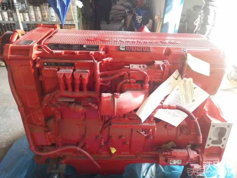 1、挖掘機(jī)水溫高什么原因?
一般情況下出現(xiàn)挖掘機(jī)作業(yè)中水溫高同以下挖機(jī)部件故障有關(guān):
. 挖機(jī)水泵.水循環(huán)不好,導(dǎo)致出現(xiàn)卡特330挖掘機(jī)水溫高現(xiàn)象.
. 節(jié)溫器.
. 水箱以及水箱散熱器.
. 風(fēng)扇.
. 風(fēng)扇皮帶.
