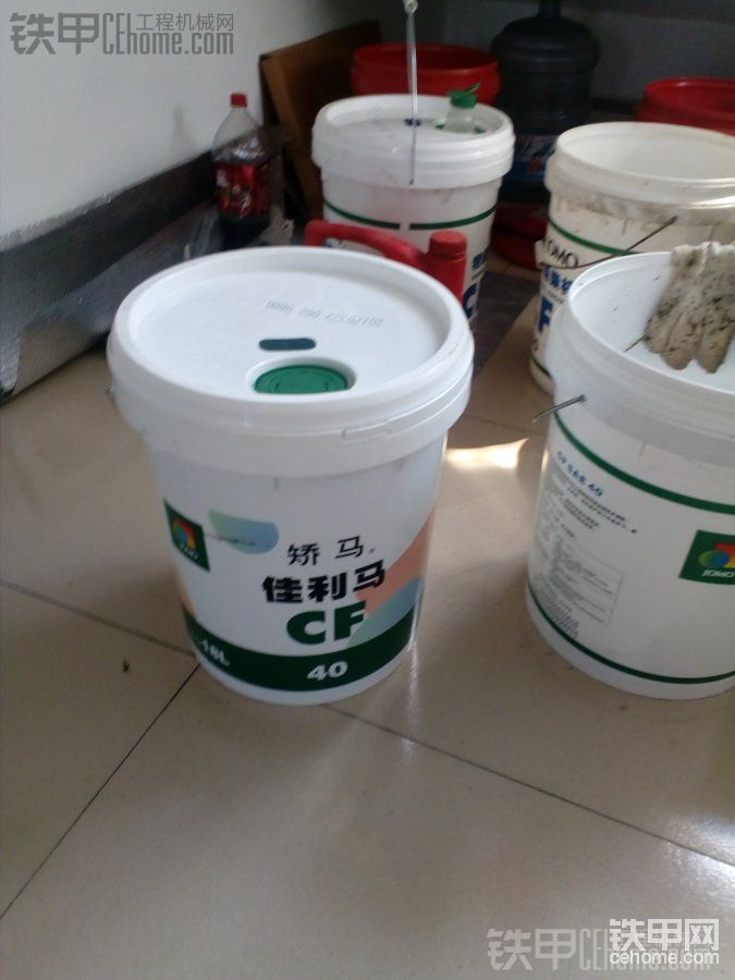 今天買了桶機油18升，以前買360元一桶，現(xiàn)在310元，網(wǎng)上看了一下280元一桶包郵，現(xiàn)在油品便宜啦？
