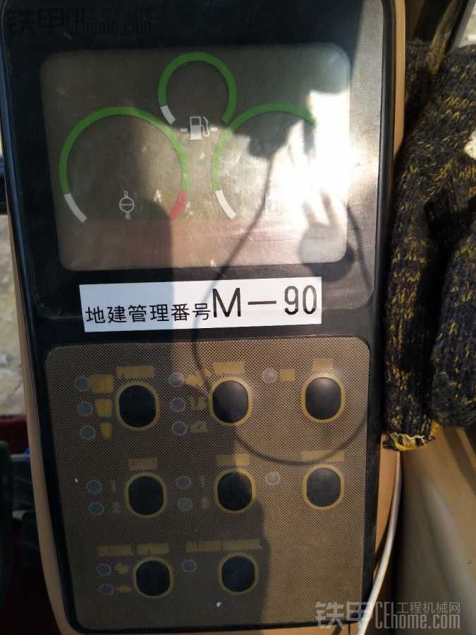 864浏览 卡特彼勒我312b显示屏 显示屏总是一闪一闪的挖机抖一下就