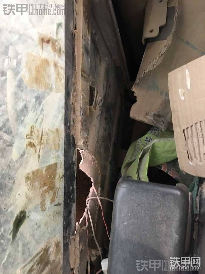 大臂难拆，也不知道上铁甲搜索和咨询下，起码不用割驾驶楼了，不行我的看看三大件，这个真有点恐怖