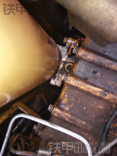卡特320C带中冷器发动机机油坐漏油