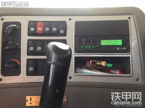 徐工 25K5 起重機(jī) 細(xì)節(jié)照
