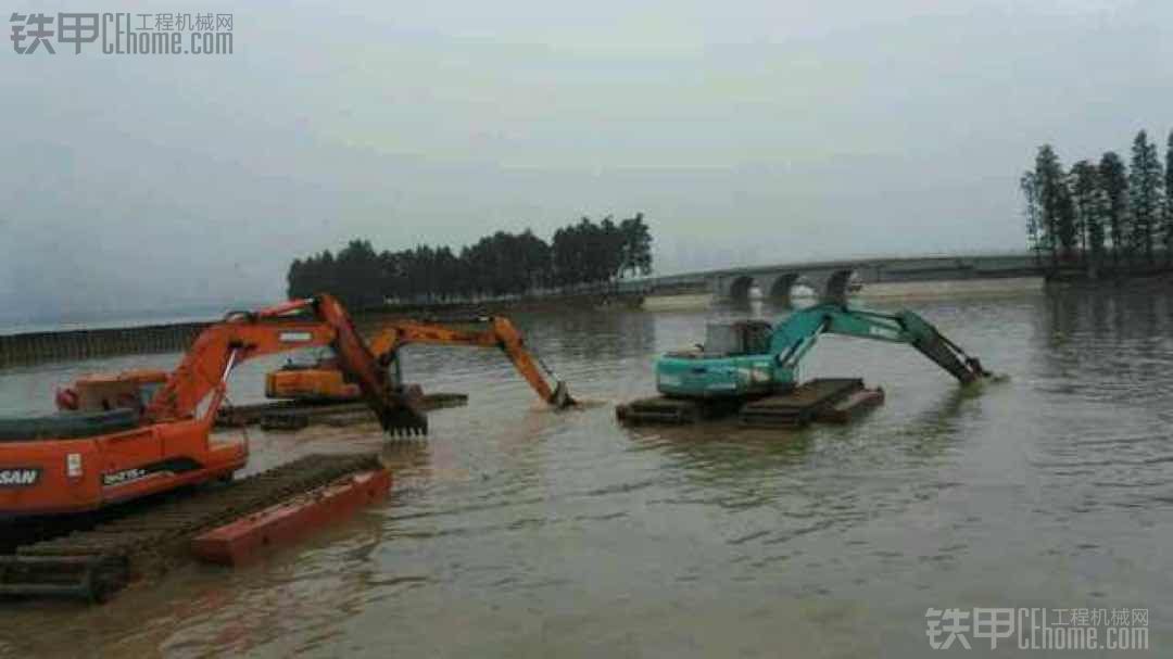 水路挖掘機(jī) 圖片欣賞