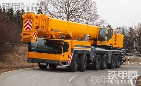 利勃海爾 LTM1350-6.1型350t 6橋全地面起重機(jī)
