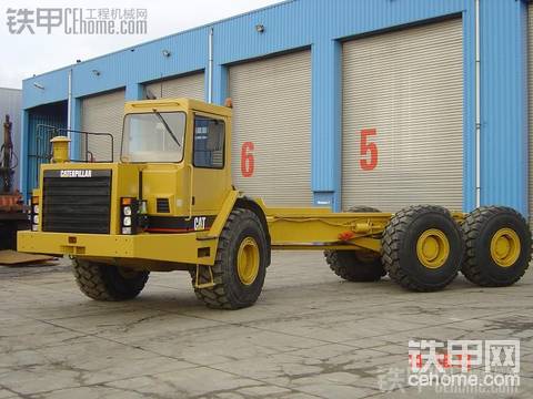 CAT  D  350  D鉸鏈翻斗車