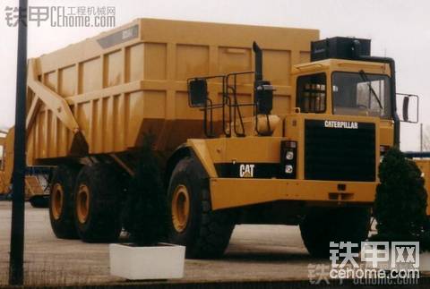 CAT  D  350  D鉸鏈翻斗車