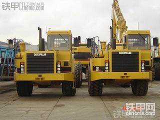 CAT  D  350  D铰链翻斗车