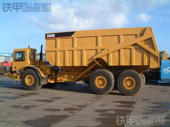 CAT D 350 D鉸鏈翻斗車(chē)