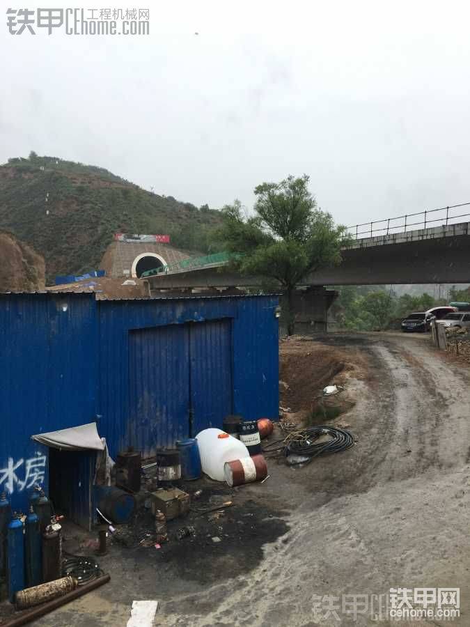 雨一直下  不停不出车 决定看看我那个挖弟去