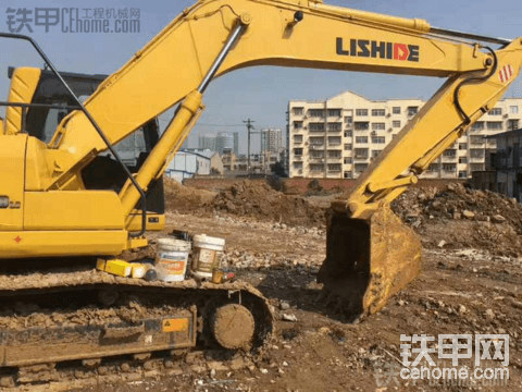 力士德挖機(jī)