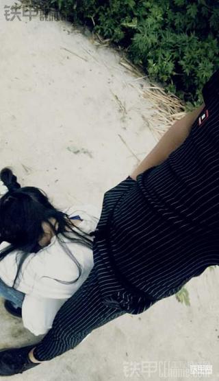16岁挖掘机少年路过