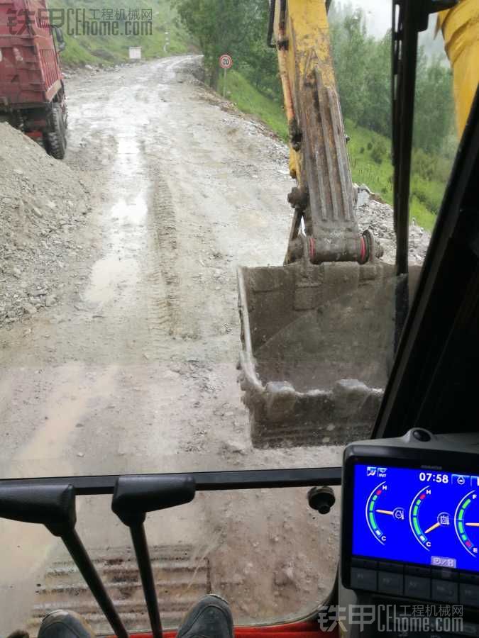 下這么大雨還要干活