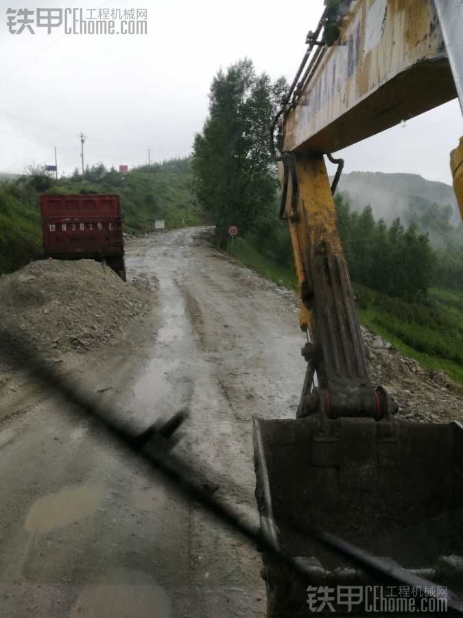 下這么大雨還要干活