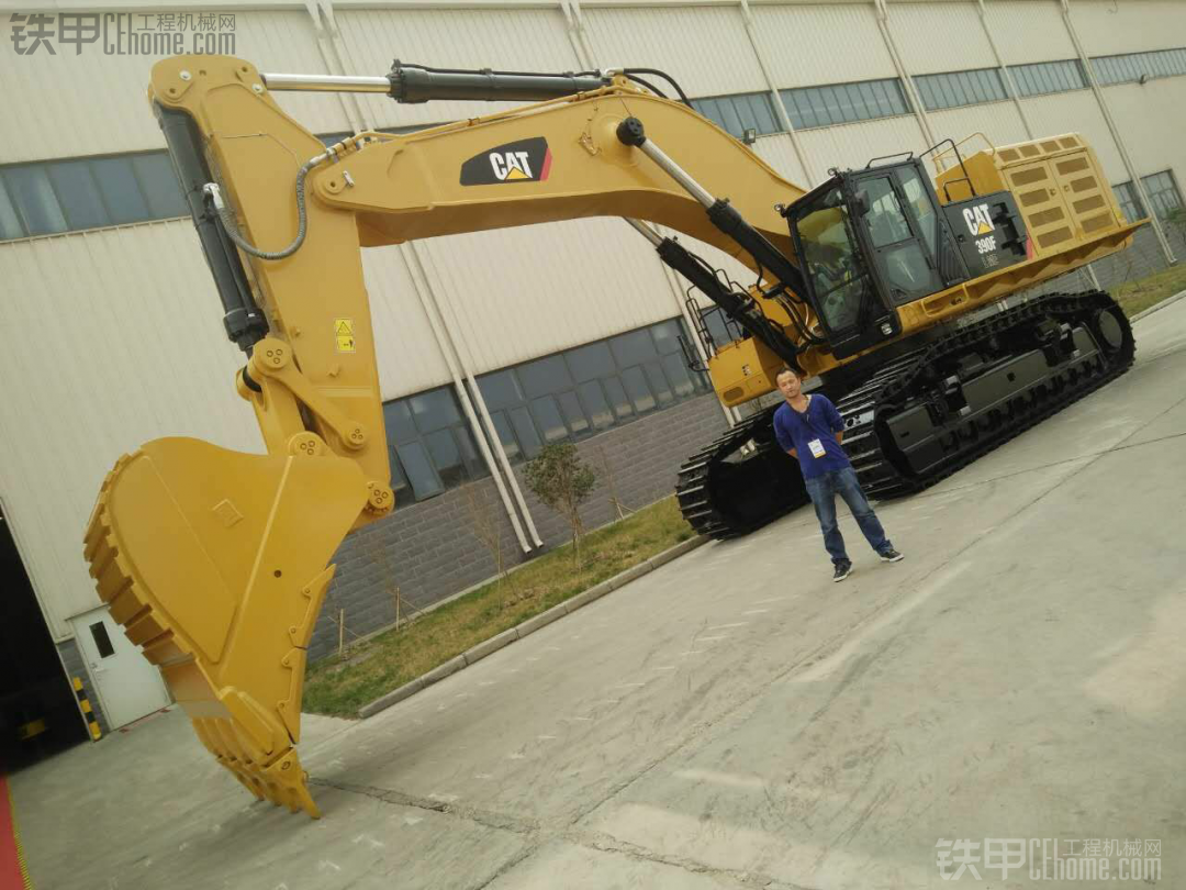 四川省内求购一台拖150挖机的拖车