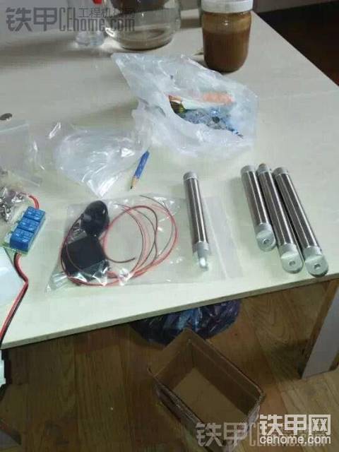 自制遙控液壓挖掘機