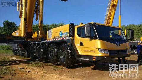 徐工XCA1200全路面起重機土豪金版隆重登場！