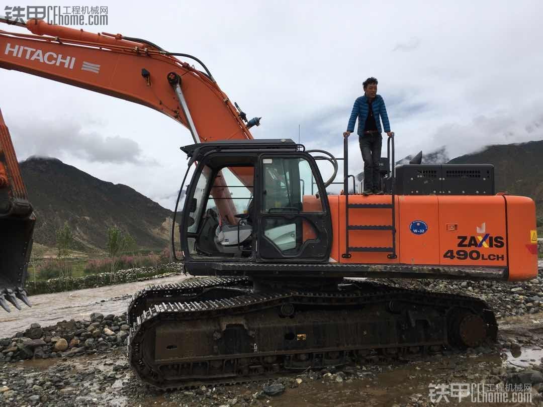 我的西藏趣事二：暴雨后，帮藏族喇嘛挖水管。