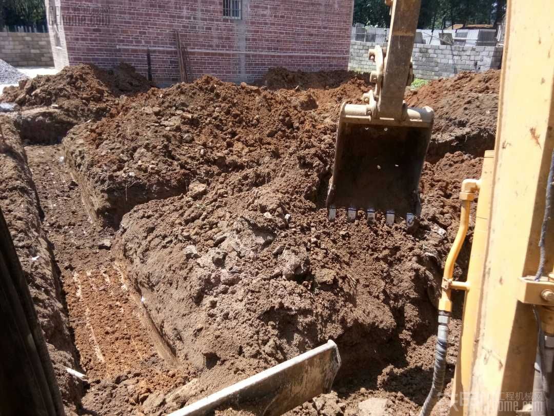 小挖，挖农村房屋基础