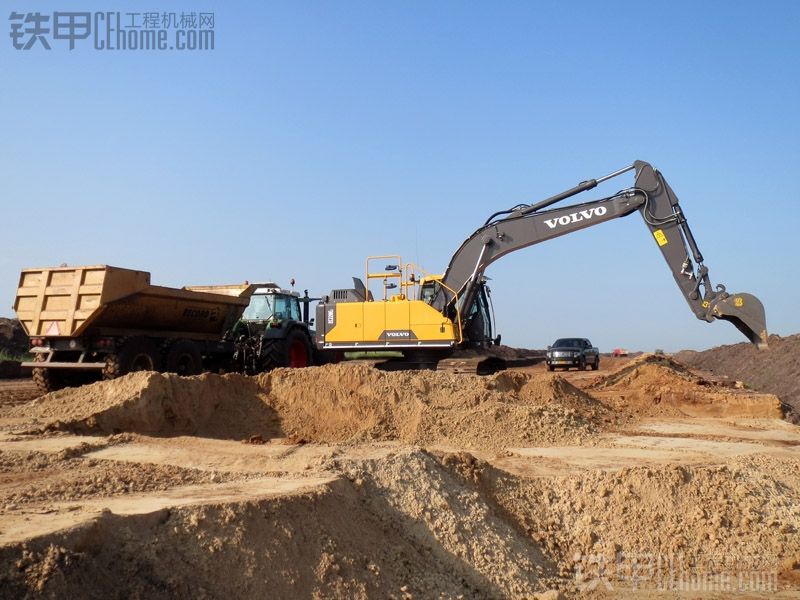 沃爾沃VOLVO EC220E施工美圖