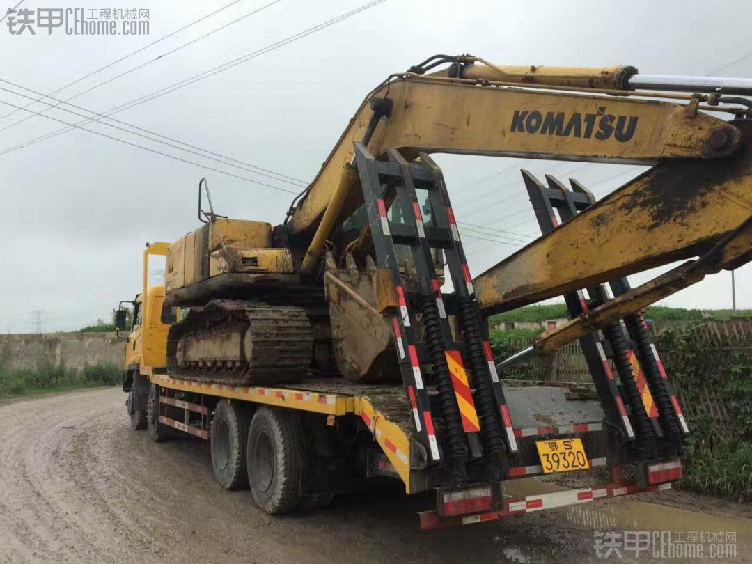 前四后八挖機拖車2萬公里一年車處理