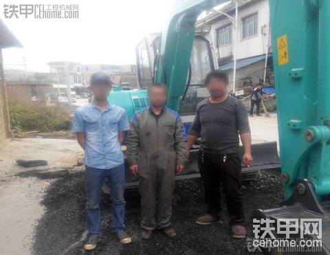 【銷售案例】聲東擊西搞暈業(yè)務(wù)員，老板置換壓價買挖機(jī)