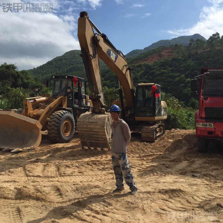 【沃爾沃 曬出你的愛機和愛姬】來工地玩