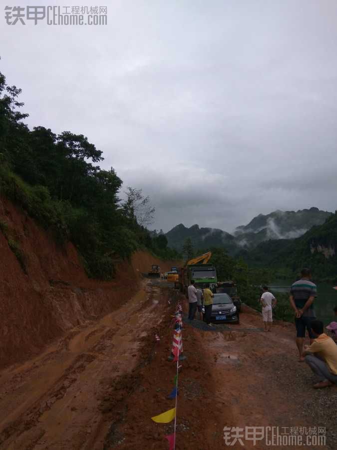 下雨了，滲水溝