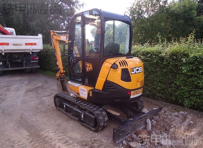 JCB 8026CTS