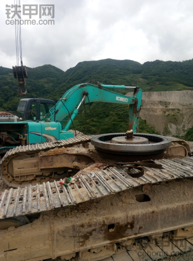 神鋼換大齒，大挖機救援雙橋，