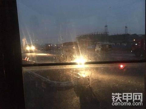 我們的宗旨是抓陰天搶晴天，麻風(fēng)細(xì)雨算好天，車燈下面當(dāng)白天