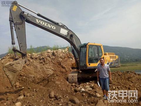 【沃尔沃,晒出我的爱机和爱姬】我和爱机沃尔沃210